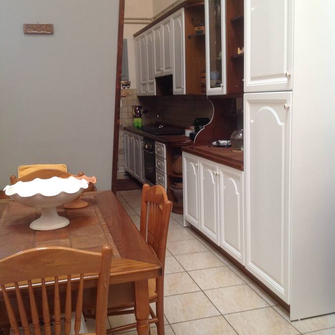 la cucina e la sala da pranzo