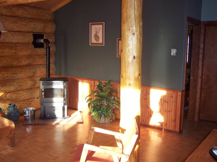 All Wood, large beams, very quiet location, faces south