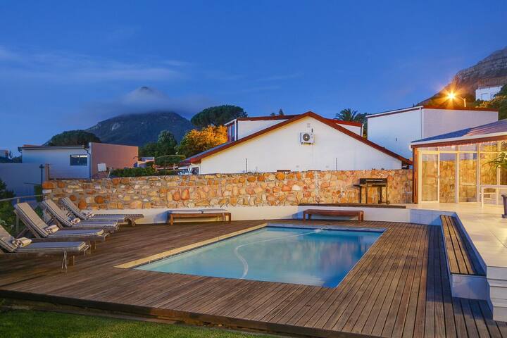 Amber Place ~ Majestic mountain and ocean views gallery image 5