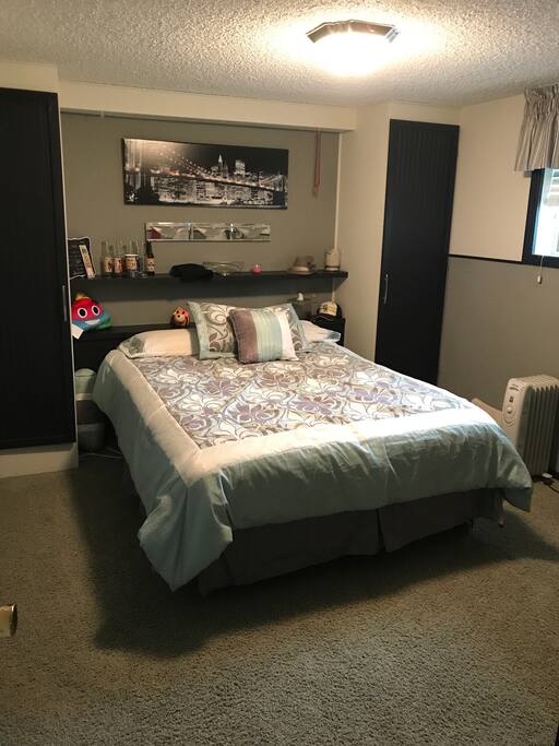 Bedroom #1 - queen bed