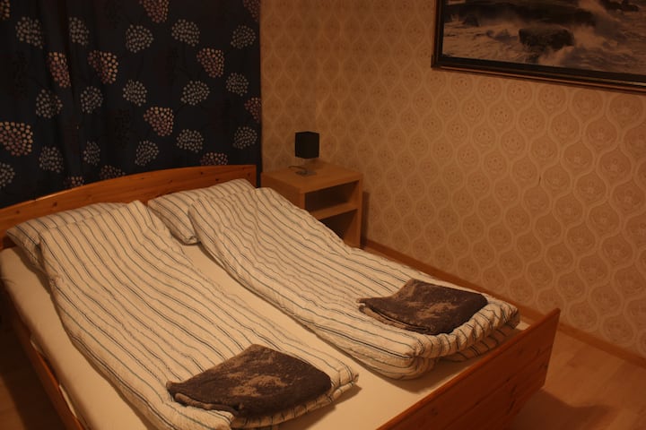 غرفة نوم 2 بسرير مزدوج