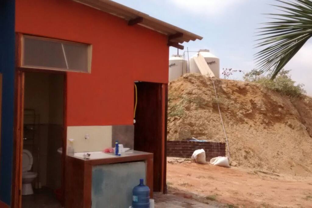 Vista del baño y duchas