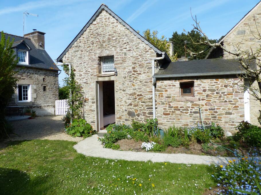 La maison principale et l'annexe