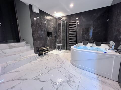 Le Porte luxury apartment (CIR 0112)