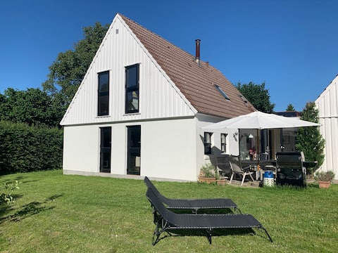Large house close to beach, forest and harbor