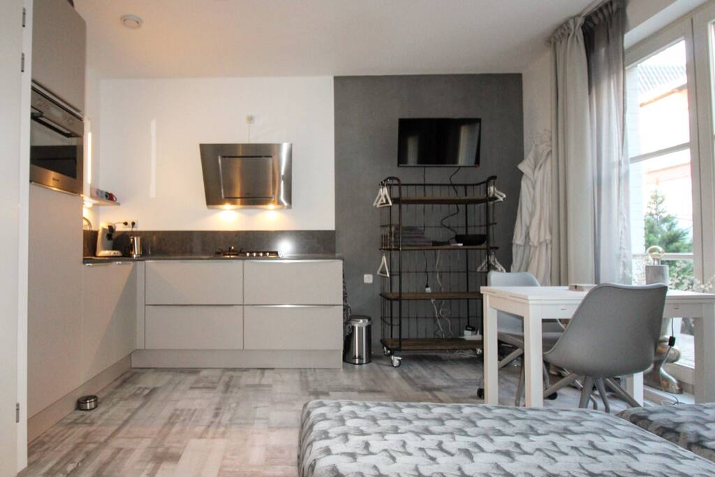 Fully equipped new kitchen