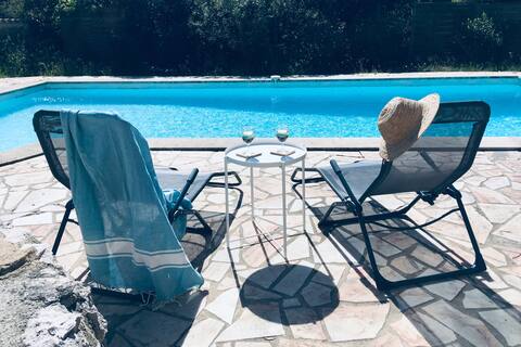 Provencal villa with private pool near Uzès