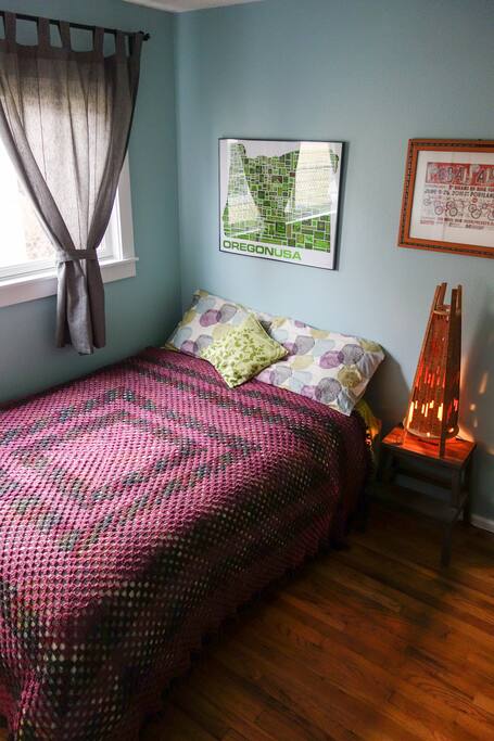 2nd Bedroom with full bed