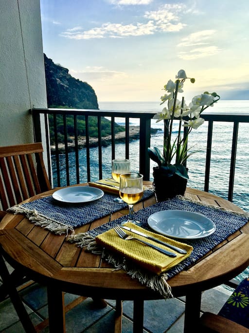 Dining on the lanai with ocean waves