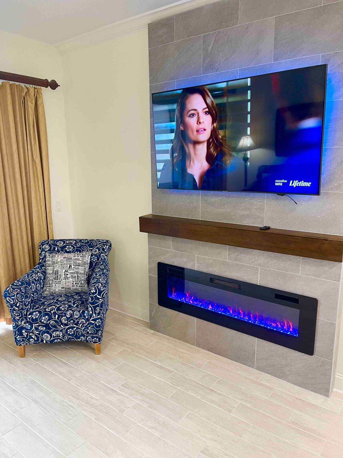 Popular Airbnb listing: Penthouse Lakeview Minutes to Disney/ Universal in Lake Buena Vista