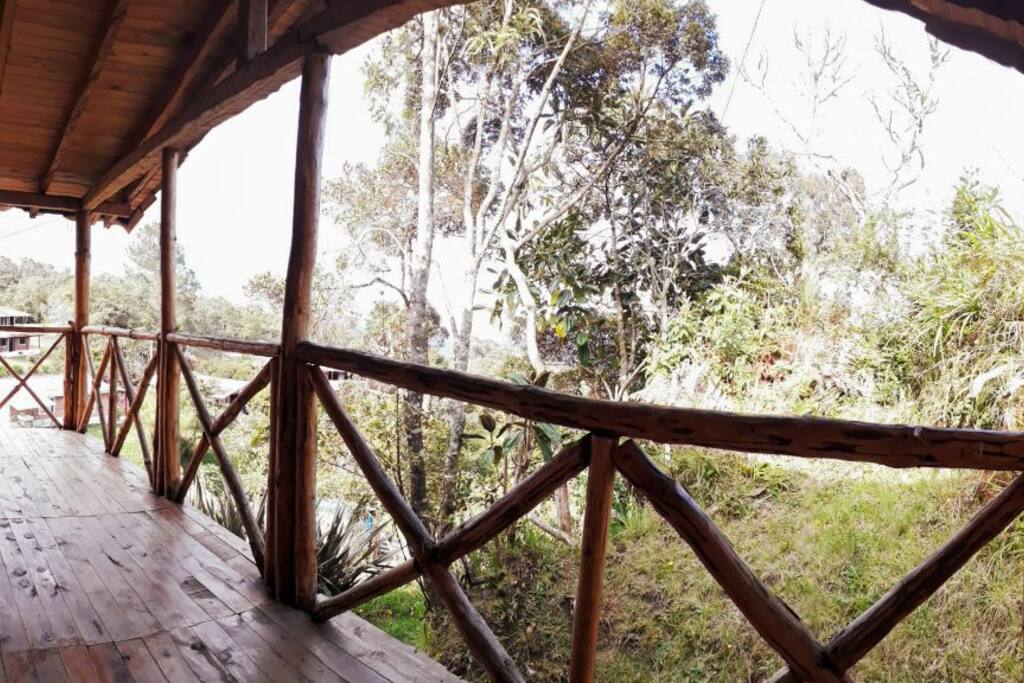 El balcón de la habitación. Perfecto para Yoga, meditar o simplemente un café viendo el amanecer.