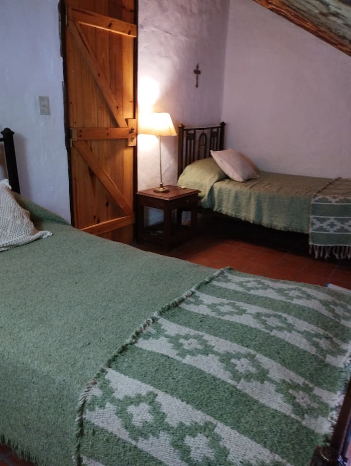 Druhá izba v medziposchodí s dvoma samostatnými lôžkami 