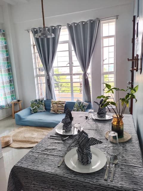 Cool, cozy 1 bedroom with great view of the city
