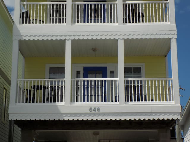 The Daisy House (1st Floor)