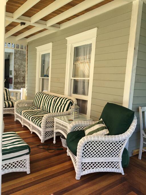 front porch with ceiling fan