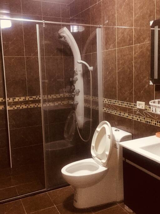 獨立衛浴 (shower room & Toilet)
