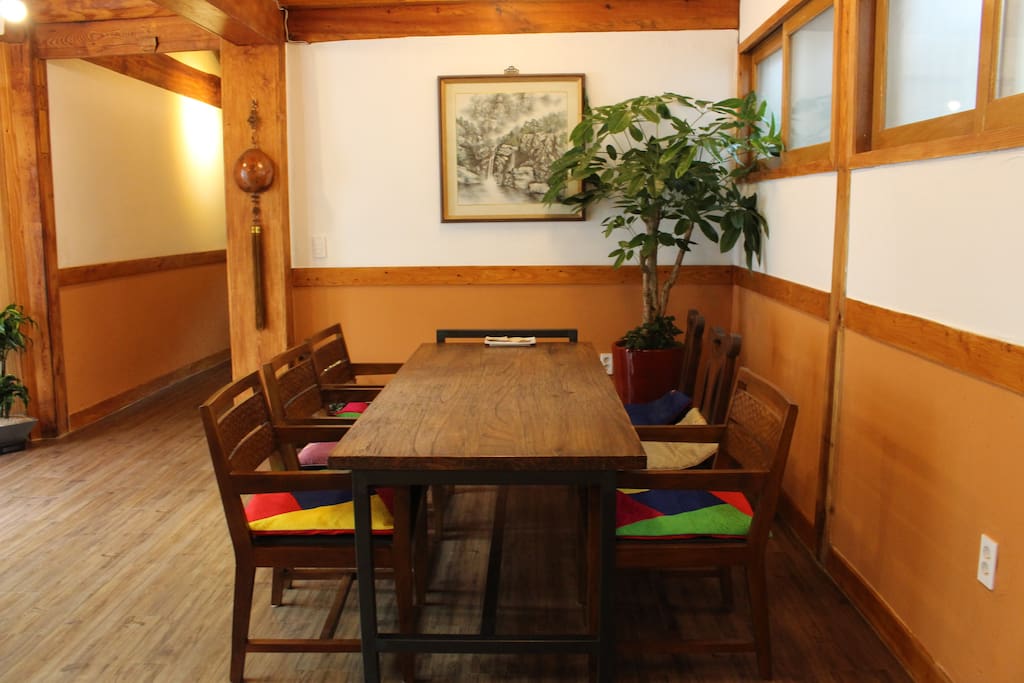 7 seats wooden table
