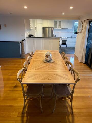 Spacious Retreat House ~Indoor Heated Mineral Pool gallery image 4