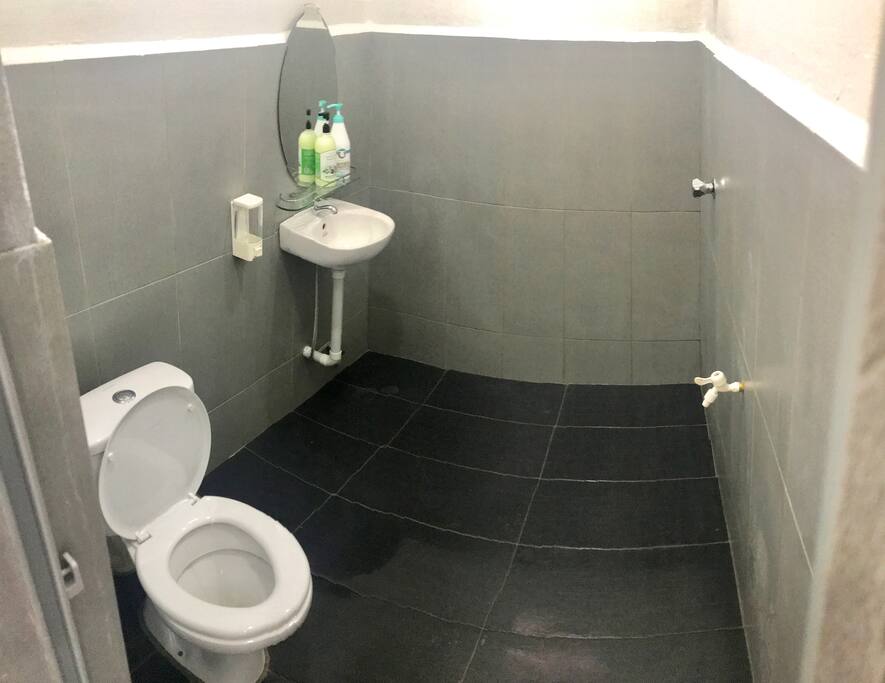 1 toilet