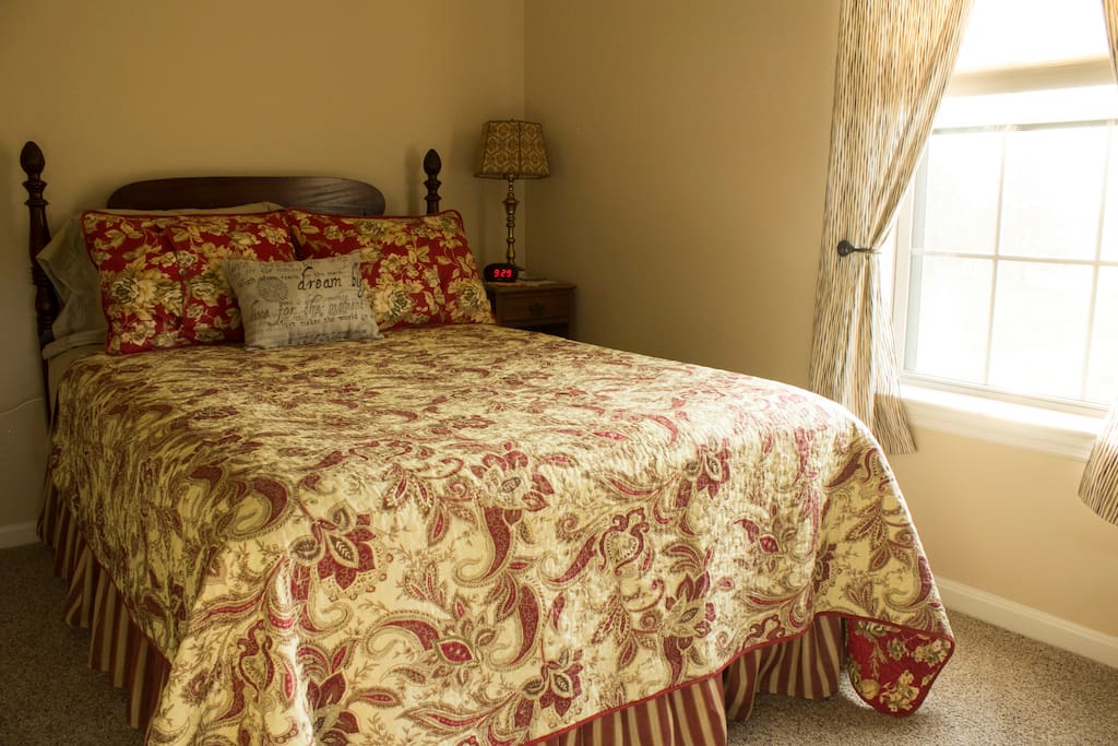 Antique Room - double bed