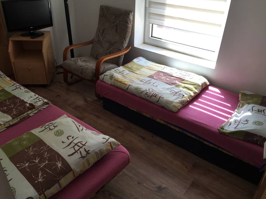 room 2 beds