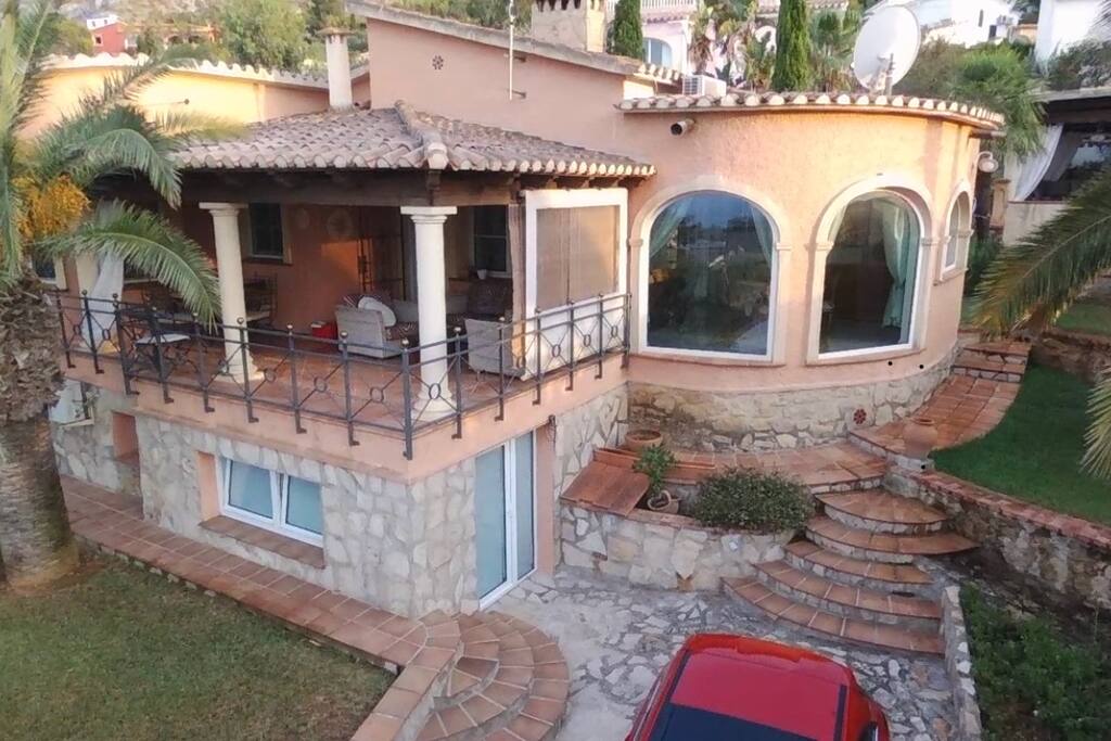 Exclusiva villa con privacidad y encanto