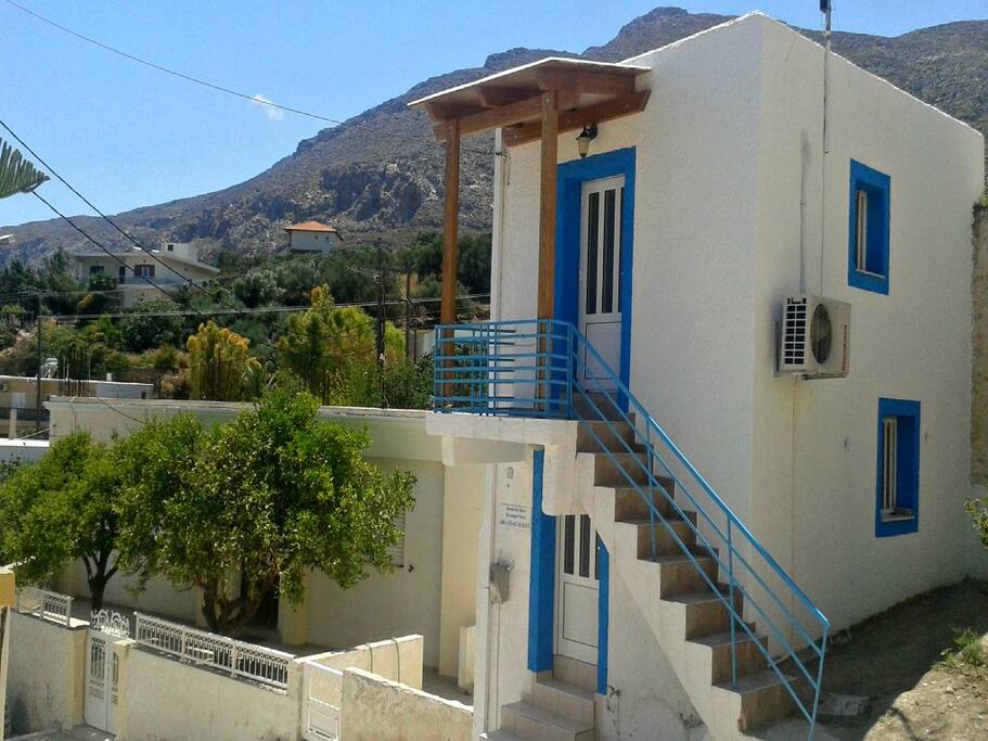 Tania Maisonette