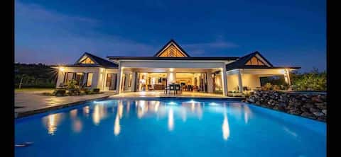 Three Palms Villa, Maui Bay Fiji