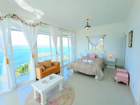 Villa Eternity 3-Bed lakefront Villa
