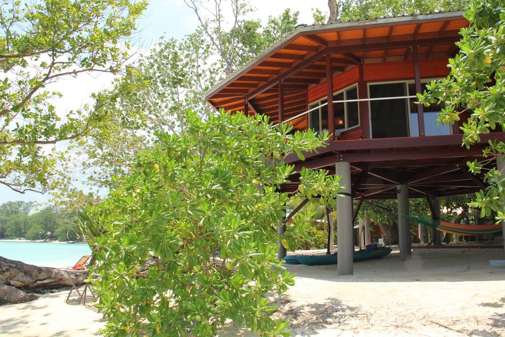 The Frangipani Panoramic King Beach Cabana, by the Sea