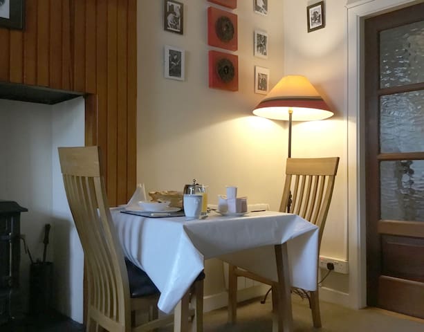 Brid's Place - stay in a home in West Clare