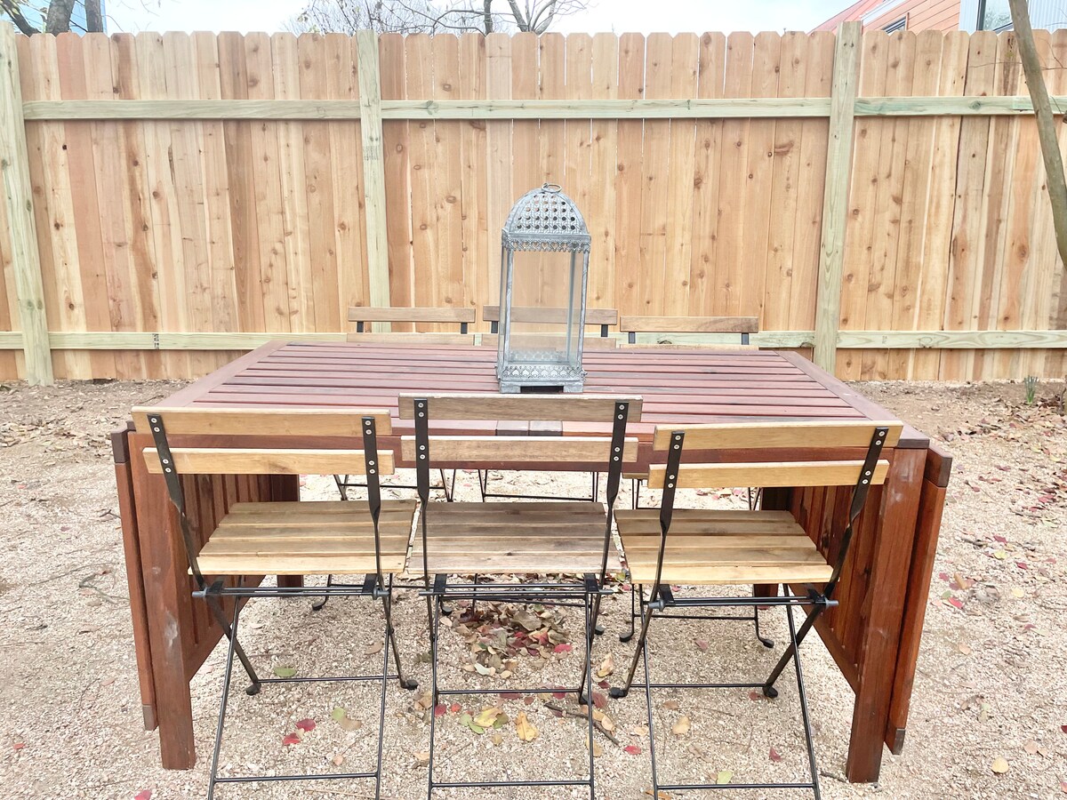 Sweet Bungalow | East Austin Retreat | Walkable