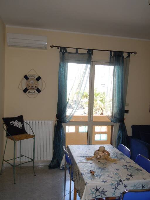 Soggiorno (in questo vano ê allocato il divano letto matrimoniale per la sistemazione del 3* e del 4* ospite)