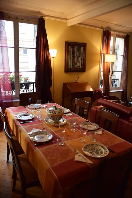 For your Parisian dinner parties. Table seats 6-8 comfortably, can be extended to seat 14.