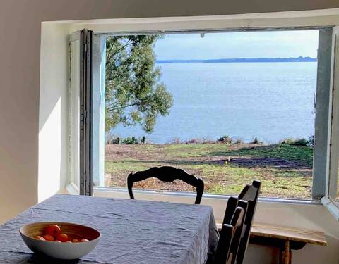Exceptional site large spaces sea access family
