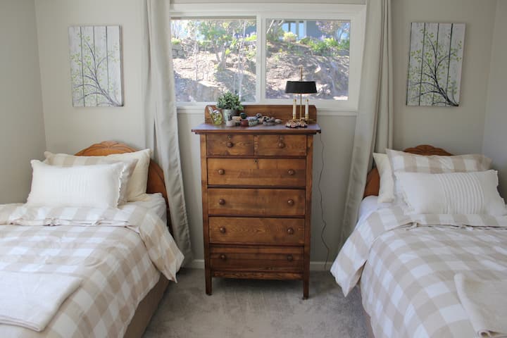 Nice size room with twin beds