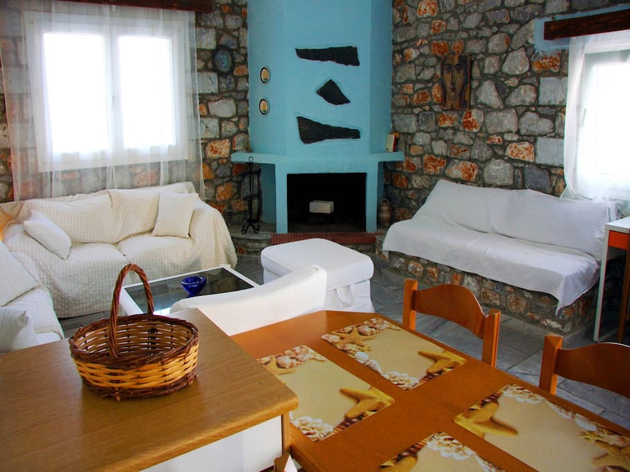 Oitylo Stone Tower, Loft (Living room)