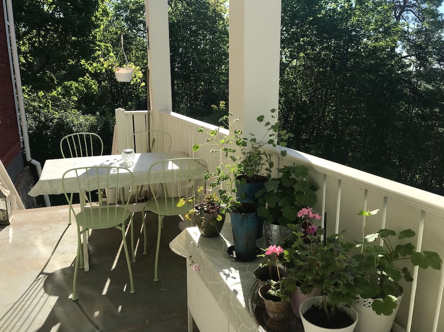 Balcony for sunny breakfasts and lunches. Access to garden.