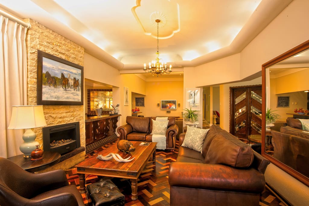 Lounge with gas fireplace
