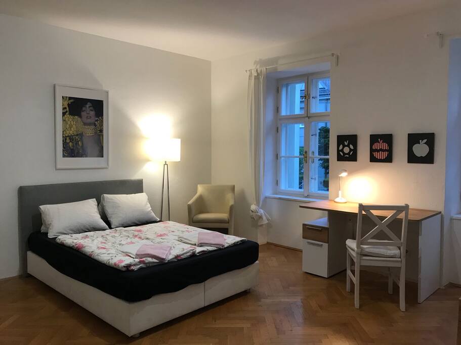 Room for 3