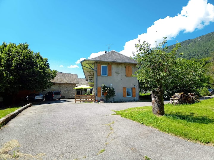 Studio Calme Avec Terrasse - Lac d'Aiguebelette