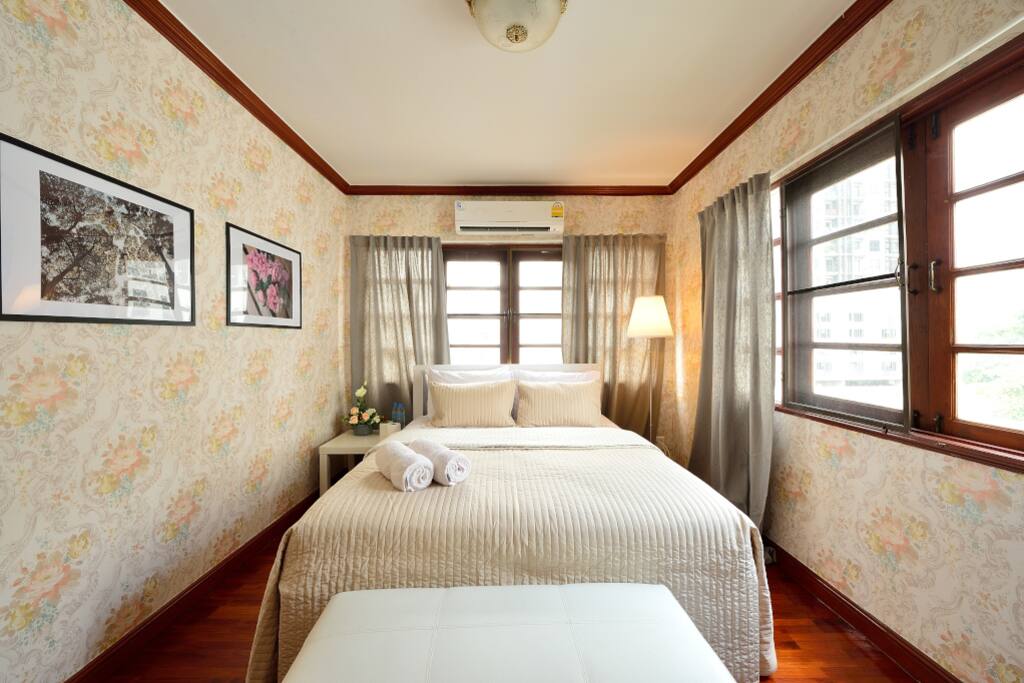 One Queen size bed with a huge window plus extra mattresses if requested.