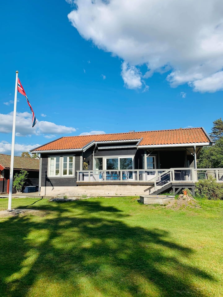 Great cabin near the sea. Very child friendly plot.