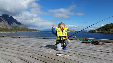 Apartment with fantastic sea view in Henningsvær.