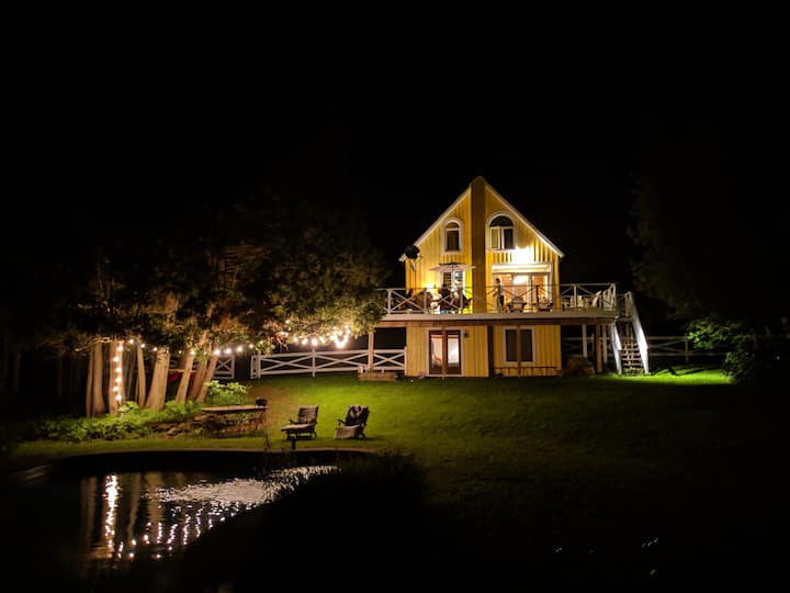 La Vieille Ecole A Owl S Head Chalets A Louer A Mansonville Quebec Canada