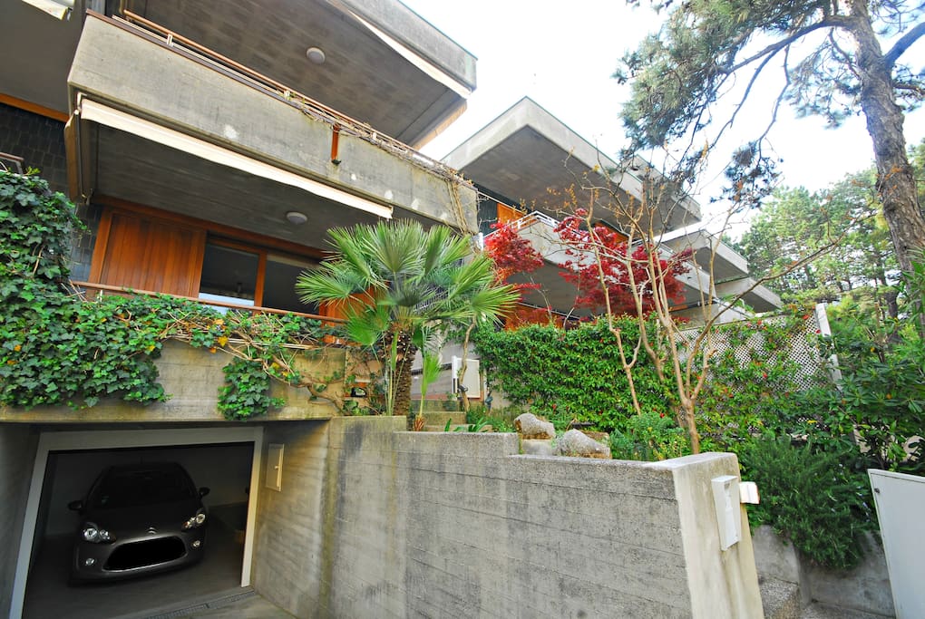 Esterno | Exterior