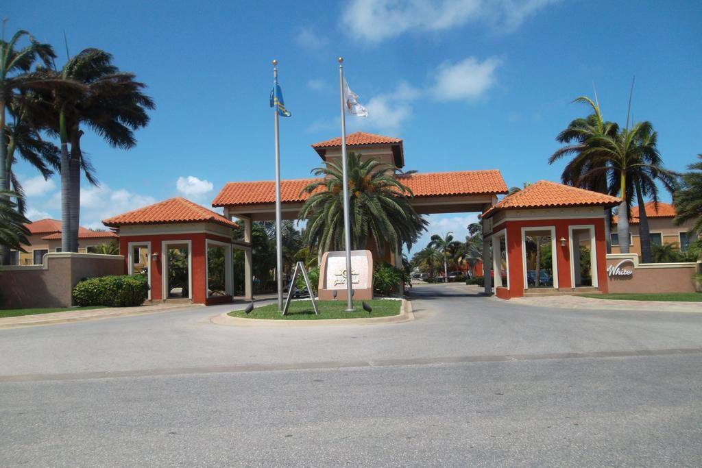ENTRANCE TO THE COMPLEX