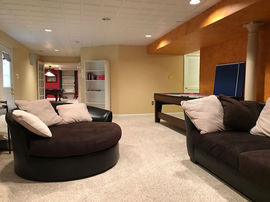 Spacious (1000 sf) Basement Suite