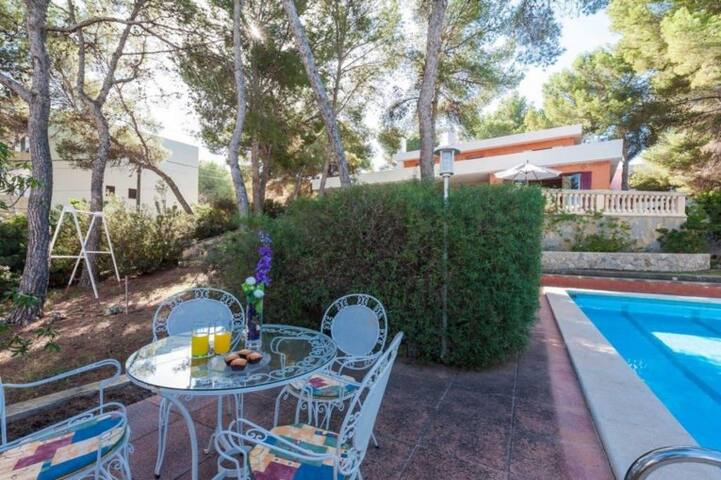 Villa Marta, a fantastic holiday home by the sea gallery image 2