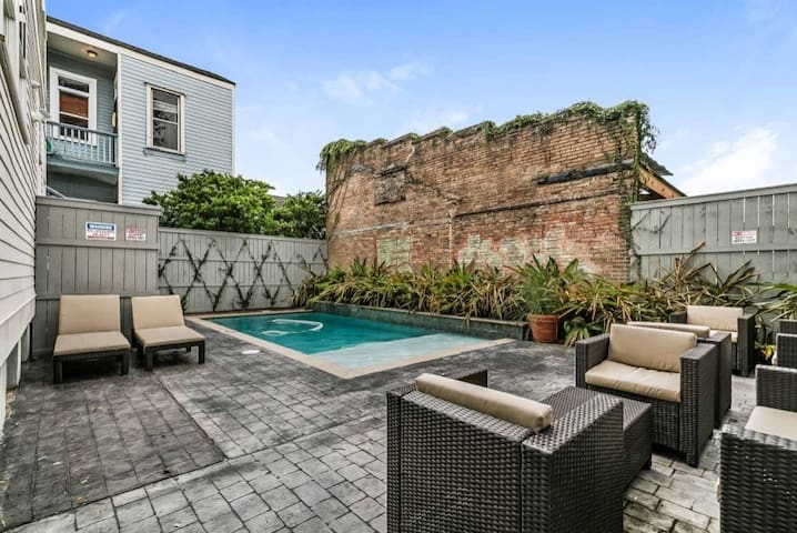 Luxury 3bd house close to FQ & City Hot Spots